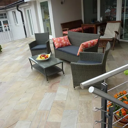 Leonardo Apartment *